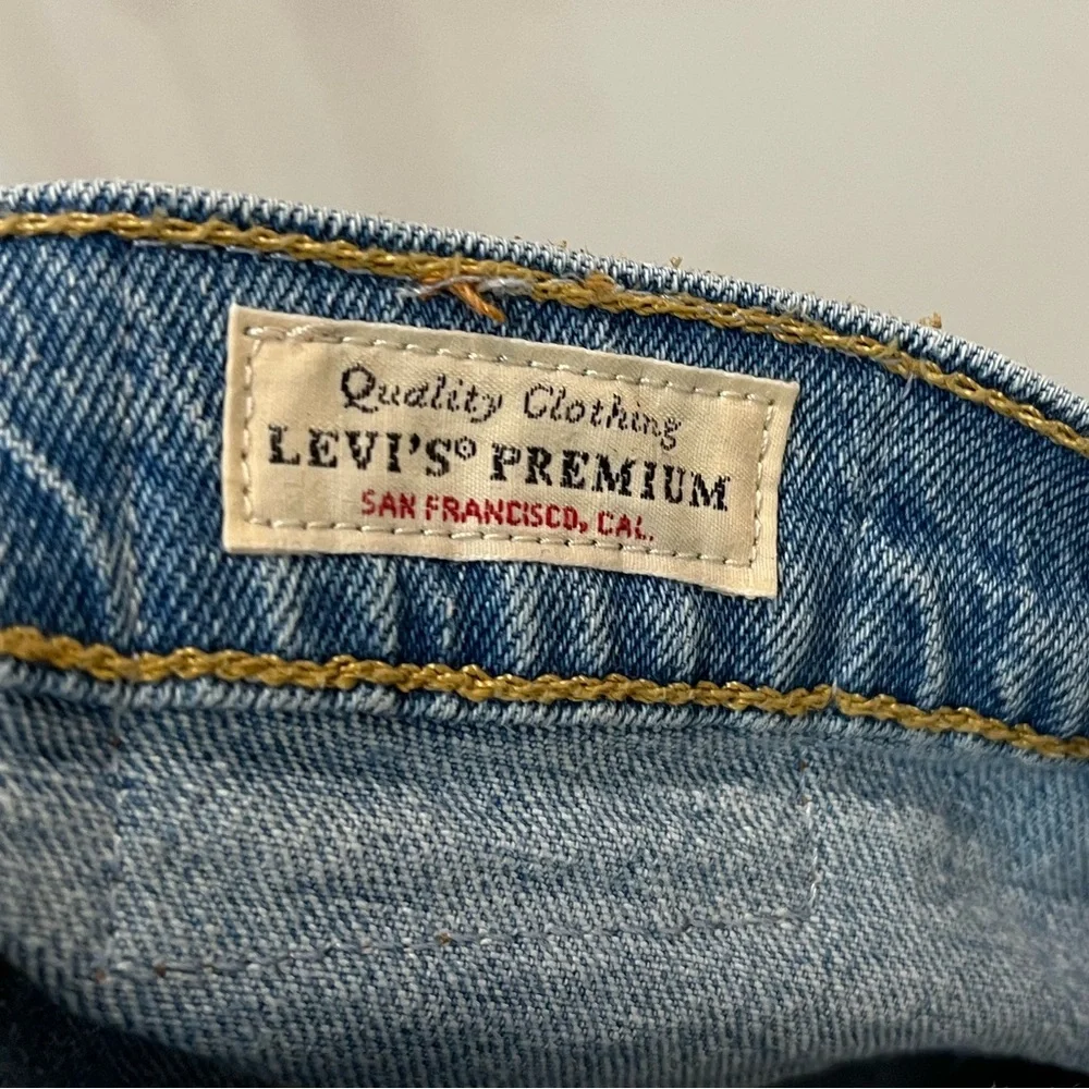 Levi’s 501 Mid-thigh Shorts - Picture 7 of 13